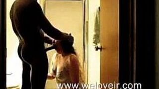 Interacial couple banging in the bathroom - porn video