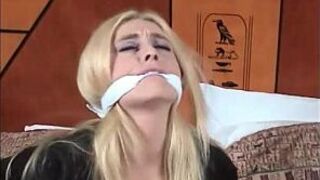 Keli Anderson held in a hotel - porn video